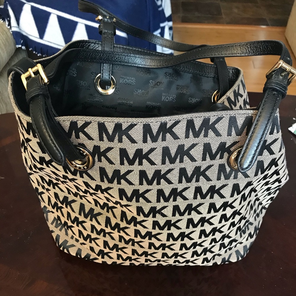 Michael Kors Purse New Black/Tan Large Shoulder